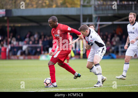 Alfreton, Regno Unito. 6 Nov, 2016. Craig Westcarr di Alfreton Town in azione durante la Emirates FA Cup match tra Alfreton Town e Newport County presso l'IMPACT Arena su 06 Novembre 2016 in Alfreton, Derbyshire, Regno Unito. Credito: James Wilson/Alamy Live News Foto Stock