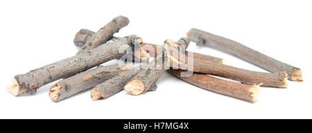 Catasta di legna da ardere isolati su sfondo bianco Foto Stock