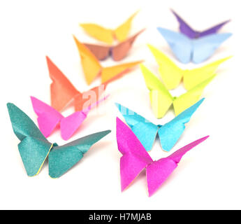 Origami butterfly isolati su sfondo bianco Foto Stock