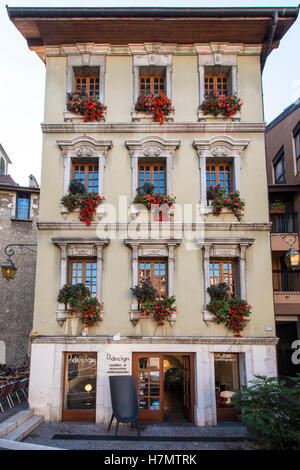Il vecchio edificio in Annecy, Haute Savoie, Francia Foto Stock