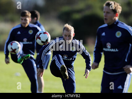Scozia Barry Bannan durante la sessione di formazione a Mar Hall di Glasgow. Foto Stock