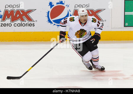 Feb 10, 2012; san jose, ca, Stati Uniti d'America; Chicago Blackhawks ala sinistra andrew brunette (15) si riscalda prima della partita contro gli squali di san jose a hp pavilion. san jose sconfitto chicago 5-3. Foto Stock