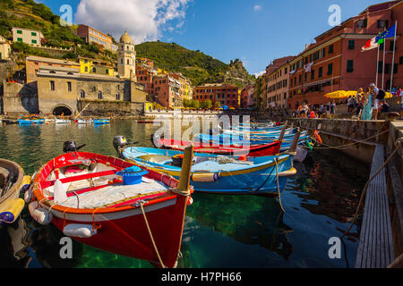 Vernazza, Riviera de Levanto, villaggio di pescatori e le Cinque Terre. Genova. Mare Mediterraneo. Liguria, Italia Europa Foto Stock