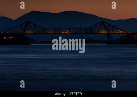 Blu tarda ora a Ardmucknish Bay, Connel Bridge, vicino a Oban, Argyll and Bute, altopiani, Scozia, Regno Unito, Europa. Foto Stock