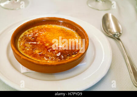 Crema Catalana, dolce tipico della Catalogna, Spagna. Foto Stock