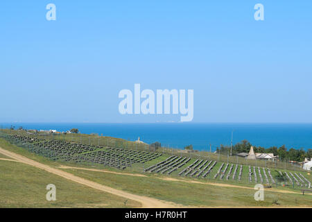 Ataman, Russia - 26 Settembre 2015: il paesaggio presso il villaggio di Cosacchi - un museo Ataman. Il villaggio e la vista sul mare dal t Foto Stock