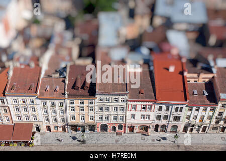 Piazza del Mercato nel centro della città di Lviv, Ucraina. Vista da Leopoli della Torre del Municipio. Tilt-shift Effetto Miniatura Foto Stock