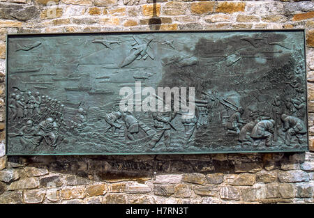 Port Stanley nelle isole Falkland. 7 febbraio, 2003. La placca al monumento commemorativo in Port Stanley, capitale delle Isole Falkland, eretta dagli isolani per commemorare la loro liberazione nella breve guerra non dichiarata tra Argentina e Gran Bretagna nel 1982 per il controllo delle Isole Falkland © Arnold Drapkin/ZUMA filo/Alamy Live News Foto Stock