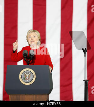 Philadelphia, Stati Uniti d'America. 07 Nov, 2016. Candidato presidenziale democratica Hillary Clinton parla durante un rally GOTV a Filadelfia, Pensilvania il 11/7/2016 Credito: la foto di accesso/Alamy Live News Foto Stock