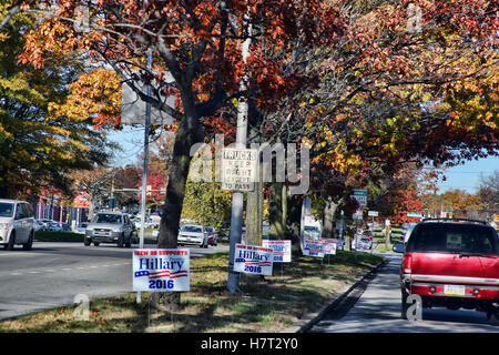 Philadelphia, PA, Stati Uniti d'America. 8 Novembre, 2016. Il giorno delle elezioni, segni raffigurato in Philadelphia, Pa su 8 Novembre 2016 Credit: Star Shooter/media/punzone Alamy Live News Foto Stock