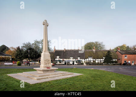 La Prima Guerra Mondiale Memorial, Kings Somborne, Hampshire, Inghilterra, Regno Unito Foto Stock