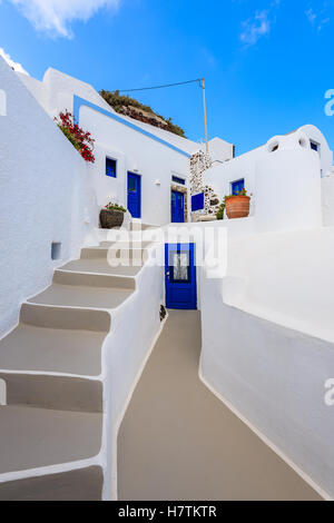 Fasi tipiche case greche a Imerovigli villaggio sull isola di Santorini, Grecia Foto Stock