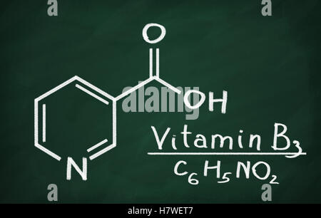 Il modello strutturale della vitamina B3 (Niacina) sulla lavagna. Foto Stock
