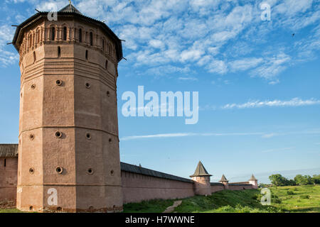 St.Euthymius Monastero Trasfigurazione Cattedrale e la torre campanaria di Suzdal Russia Foto Stock