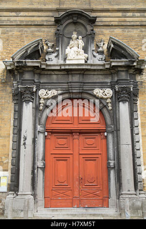 Chiesa in Klein Begijnhof (Piccolo beghinaggio) (sito Patrimonio Mondiale dell'UNESCO), Gand, Fiandre, in Belgio Foto Stock