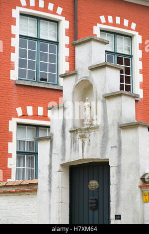 Casa in Klein Begijnhof (Piccolo beghinaggio) (sito Patrimonio Mondiale dell'UNESCO), Gand, Fiandre, in Belgio Foto Stock