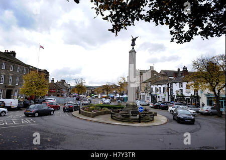 Skipton, distretto di Craven, North Yorkshire. England Regno Unito. Foto di Paolo Heyes, Lunedì 24 Ottobre, 2016. Foto Stock