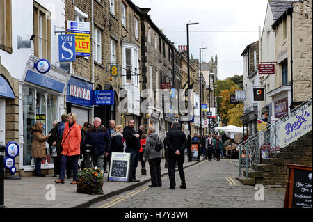 Skipton, distretto di Craven, North Yorkshire. England Regno Unito. Foto di Paolo Heyes, Lunedì 24 Ottobre, 2016. Foto Stock