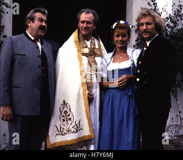 KIR ROYAL - Aus dem Leben eines Klatschreporters, TV-Serie D 1984/85, Regie: Helmut Dietl, Folge 3: Das Volk sieht nichts, WILLY HARLANDER, KARL OBERMAYR, Senta Berger Franz Xaver KROETZ, Stichwort: Zeitung Foto Stock