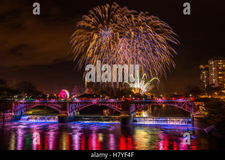 L annuale di fuochi d'artificio a Glasgow Green in Scozia Foto Stock