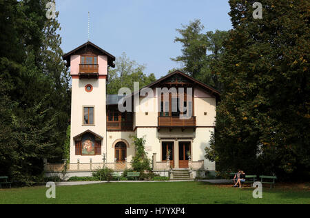 Casinò, Villa Reale, costruito dall'architetto Franz Jakob Kreuter, Rose isola nel Lago di Starnberg, Bavaria Foto Stock