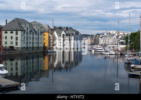 Il porto interno, Alesund, Møre og Romsdal, Norvegia Foto Stock