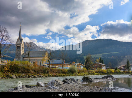 Niedernsill: chiesa, sul fiume Salzach, del Pinzgau, Salisburgo, Austria Foto Stock