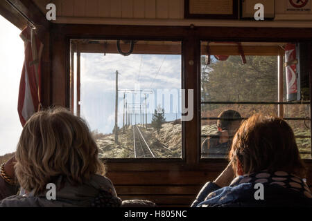 La Rhune, ferrovia a cremagliera rottura attraverso il cloud Foto Stock