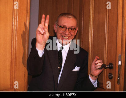 Derrick: Das Abschiedsgeschenk, (DERRICK: DAS ABSCHIEDSGESCHENK), D 1997, Regie: Dietrich Haugk, HORST TAPPERT Foto Stock