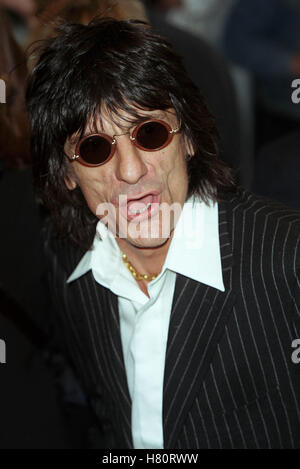 RONNIE WOOD ANDATO IN 60 SECONDI FILM PREM Londra Inghilterra 26 Luglio 2000 Foto Stock