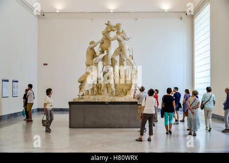 Napoli, 04 settembre: statua nel Museo Archeologico Nazionale di Napoli. Il museo contiene una vasta collezione di reperti romani Foto Stock