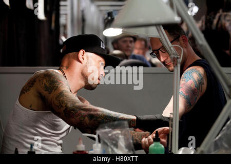 Tattoo Artist Ami James assiste il tattoo convention inchiostro Copenhagen 2013. Foto Stock