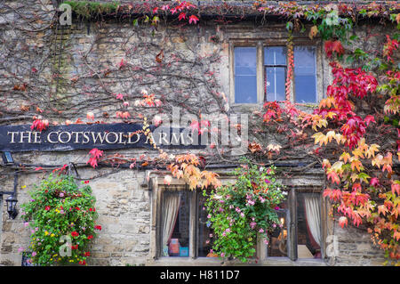 Bella scenico villaggio di Burford in Cotswold,Inghilterra Foto Stock