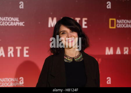 Roma, Italia. 08 Nov, 2016. Attrice italiana Claudia Potenza durante il tappeto rosso del premier di Marte, la più grande produzione mai realizzata da National Geographic Credit: Matteo Nardone/Pacific Press/Alamy Live News Foto Stock