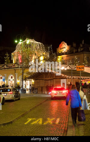 Mercatino di Natale di sera, Bolzano, Alto Adige, Alto Adige, Italia, Europa Foto Stock