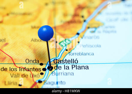 Castello de la Plana imperniata su una mappa della Spagna Foto Stock