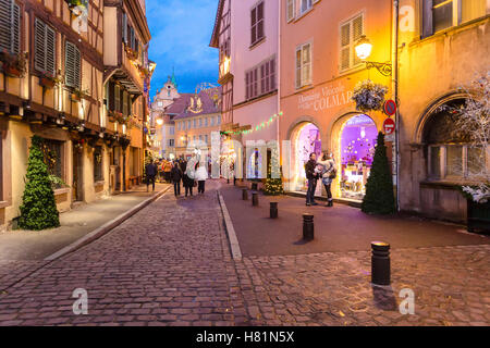 Il centro di Colmar di notte, Natale, strada del vino, Alsazia, Hout Rinh, Francia Foto Stock