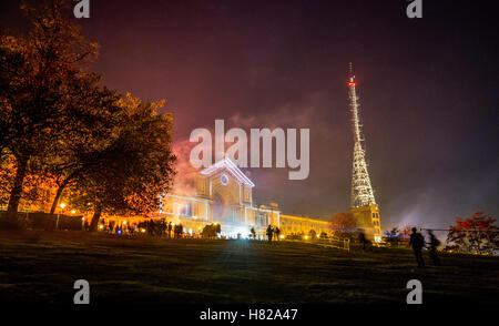 Alexander Palace su Guy Fawkes notte London REGNO UNITO Foto Stock