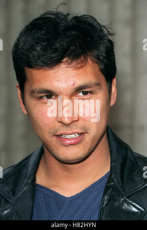 ADAM BEACH 'JOE SPORCIZIA' LA PREMIER WESTWOOD LA USA 01 Aprile 2001 Foto Stock