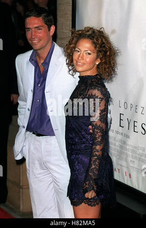 JENNIFER LOPEZ Jim Caviezel 'Angel Eyes' LA PELLICOLA DI HOLLYWOOD PREMIER LA USA 15 Maggio 2001 Foto Stock