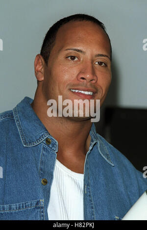 DWAYNE JOHNSON (aka The Rock) Teen Choice Awards Teen Choice Awards UNIVERSAL CITY LOS ANGELES US 12 Agosto 2001 Foto Stock