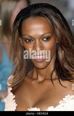 JUDI SHEKONI intitolato "Minority Report " LONDRA PREM L' Odeon Leicester Square LONDRA ENGL 26 Giugno 2002 Foto Stock