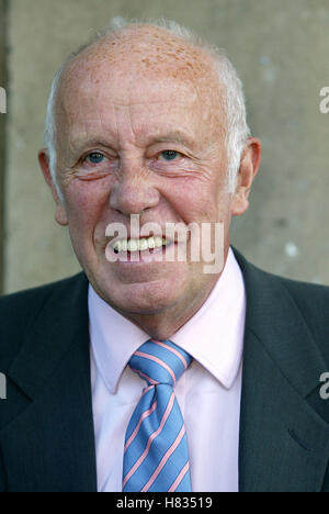 RICHARD WILSON JOHN THAW memoriale di servizio ST MARTINS NEL CAMPO Londra Inghilterra 04 Settembre 2002 Foto Stock