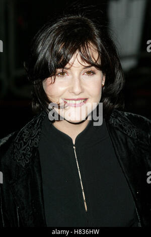 ELIZABETH CARLING NATIONAL TV AWARDS THE ROYAL ALBERT HALL Kensington Londra Inghilterra 15 Ottobre 2002 Foto Stock