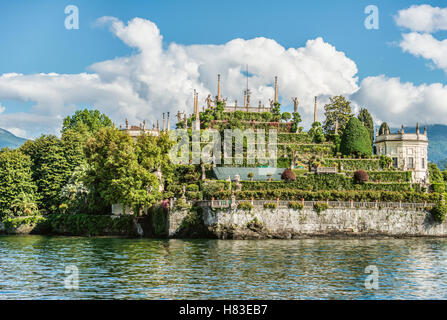 Giardino terrazzato del Palazzo Borromeo a Isola Bella, Lago Maggiore, visto dal lago, Piemonte, Italia Foto Stock