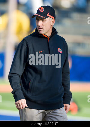 Novembre 7, 2009; Berkeley, CA, Stati Uniti d'America; Oregon state castori castori allenatore Mike Riley prima della partita contro la california golden bears presso il Memorial Stadium. Foto Stock