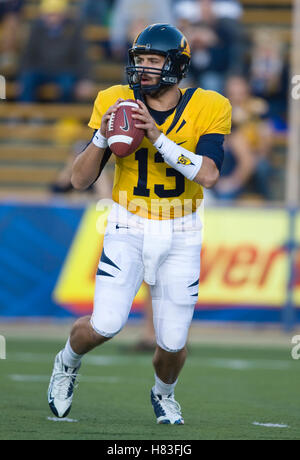 Novembre 7, 2009; Berkeley, CA, Stati Uniti d'America; California Golden Bears quarterback Kevin Riley (13) durante il primo trimestre contro la Oregon State castori. Foto Stock