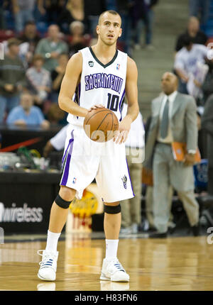 Novembre 8, 2009; sacramento, CA, Stati Uniti d'America; sacramento kings guard sergio rodriguez (10) durante il quarto trimestre contro la golden state warriors di arco arena. Il re sconfitto i guerrieri 120-107. Foto Stock