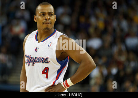 Ottobre 29, 2010; Oakland, CA, Stati Uniti d'America; Los Angeles Clippers guard Randy Foye (4) durante il terzo trimestre contro la Golden State Warriors alla Oracle Arena. The Warriors ha sconfitto la Clippers 109-91. Foto Stock