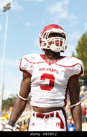 Settembre 24, 2011; San Jose, CA, Stati Uniti d'America; Nuovo Messico membro Aggies running back Kenny Turner (3) festeggia dopo aver segnato un touchdown contro il San Jose State spartani durante il secondo trimestre a Spartan Stadium. Foto Stock